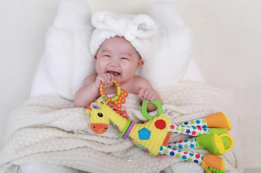 云南宝宝为什么会吐奶 云南宝宝为什么会吐奶